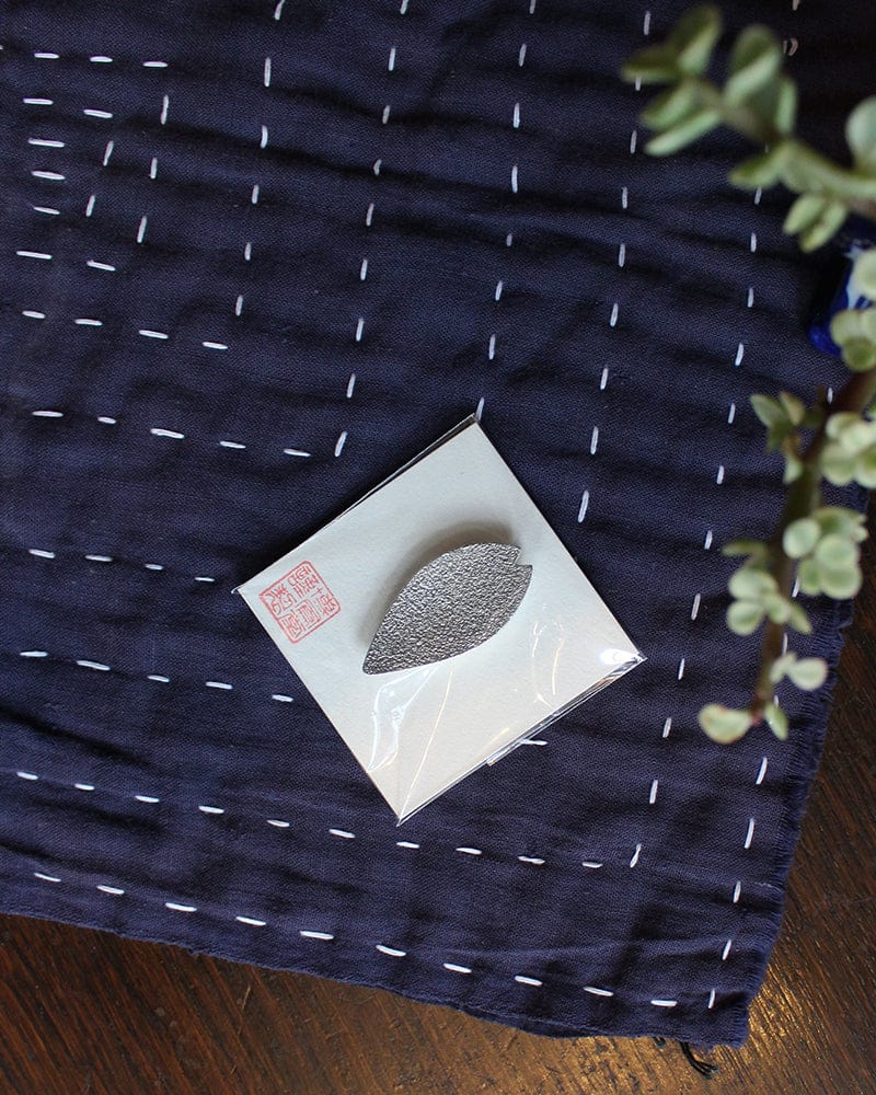 Hakuhodo Chopstick Rest Piece, Single Sakura Petal - Image 3