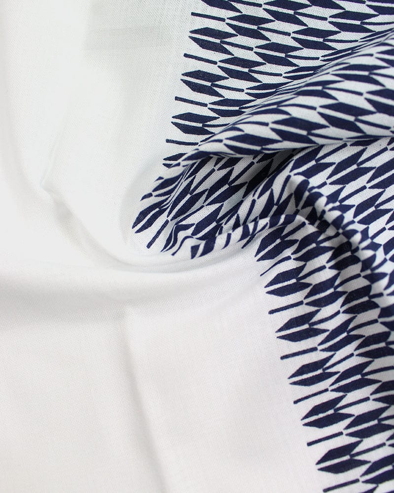 Tenugui, Classic, Komon, White And Navy Yagasuri Split - Image 4